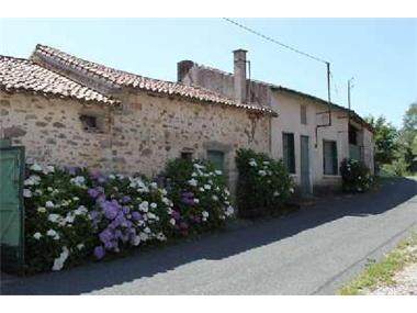 Stone House for sale in Parthenay (Poitou-Charentes)