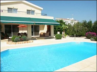Villa for sale in Peyia (Paphos)