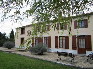 Land for sale in Genouille (Poitou-Charentes)
