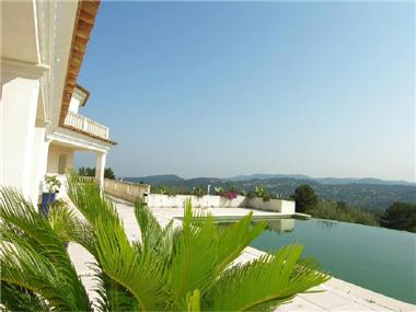 Detached House for sale in Cabris (Provence-Alpes-Cote d'Azur)