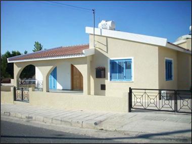 Villa for sale in Kissonerga (Paphos)