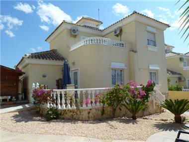 Villa / Detached for sale in Algorfa (Valencia)