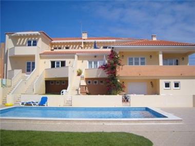 Townhouse for sale in Foz do Arelho (Leiria)