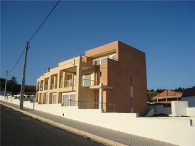 Townhouse for sale in Foz do Arelho (Leiria)