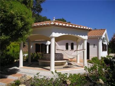 Villa for sale in Mexilhoeira Grande (Faro)