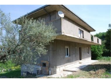 House/Villa for sale in Alanno (Regione Abruzzo)