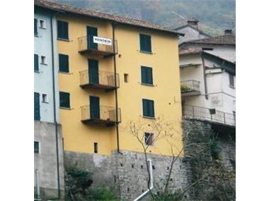 Village House for sale in Argegno (Regione Lombardia)