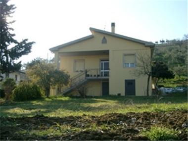 House/Villa for sale in Picciano (Regione Abruzzo)