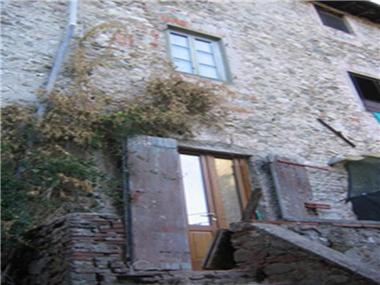 Terraced for sale in Borgo a Mozzano (Tuscany)