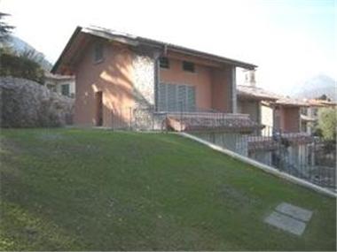 Semi-detached Villa for sale in Menaggio (Regione Lombardia)