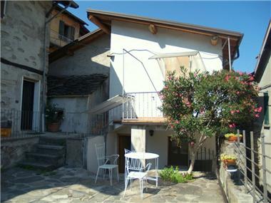 Semi-detached for sale in Pianello del Lario (Regione Lombardia)