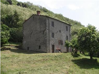 Villa for sale in Bagni di Lucca (Tuscany)
