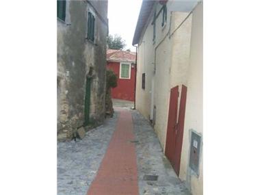 House/Villa for sale in San Bartolomeo al Mare (Liguria)