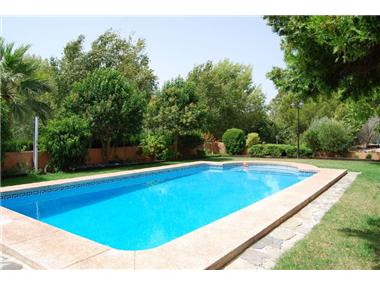 Villa for sale in l'Alfas del Pi (Valencia)