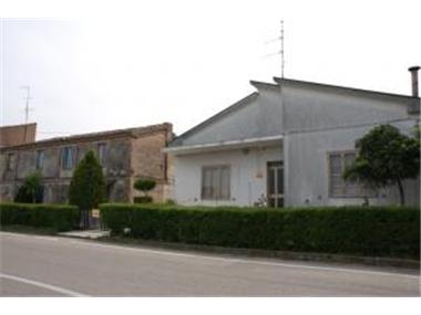 Country House for sale in Collecorvino (Regione Abruzzo)