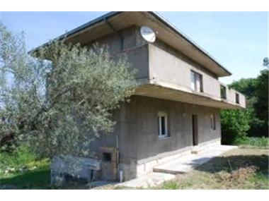 Detached for sale in Alanno (Regione Abruzzo)