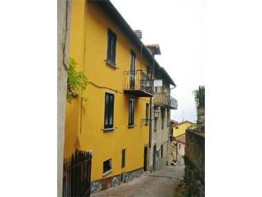 Village House for sale in Argegno (Regione Lombardia)