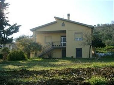 Villa for sale in Picciano (Regione Abruzzo)