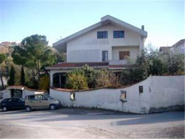 Villa for sale in Citta Sant'Angelo (Regione Abruzzo)
