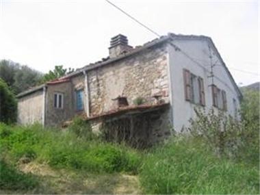Stone House for sale in Lucca (Tuscany)