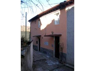 Village House for sale in Lucca (Tuscany)
