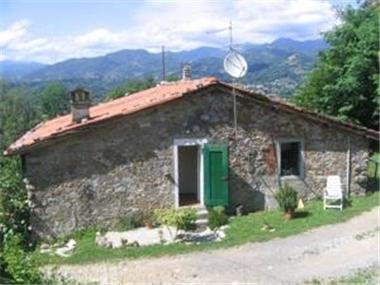 Country House for sale in Gallicano (Tuscany)