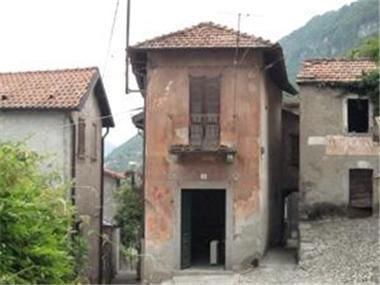 Village House for sale in Ossuccio (Regione Lombardia)