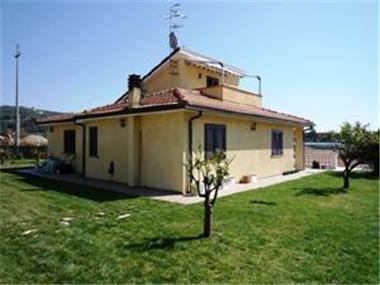 Villa for sale in Imperia (Liguria)