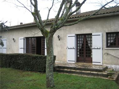 House for sale in Verteuil-sur-Charente (Poitou-Charentes)