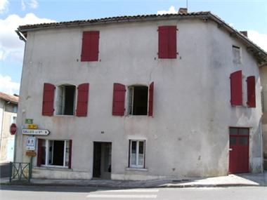 House for sale in Verteuil-sur-Charente (Poitou-Charentes)