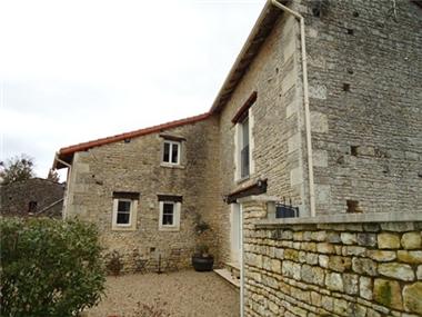 House for sale in Verteuil-sur-Charente (Poitou-Charentes)