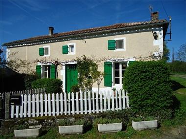 House for sale in Champagne-Mouton (Poitou-Charentes)