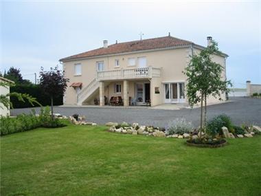 House for sale in Aigre (Poitou-Charentes)