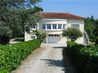 House for sale in Verteuil-sur-Charente (Poitou-Charentes)