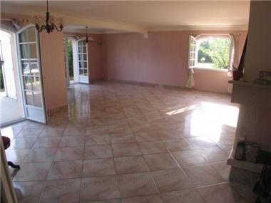 Villa for sale in Tarbes (Midi-Pyrenees)