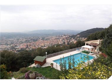 Villa for sale in Grasse (Provence-Alpes-Cote d'Azur)