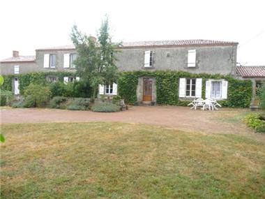 House for sale in Saint-Varent (Poitou-Charentes)