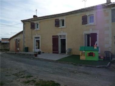 House for sale in Oiron (Poitou-Charentes)