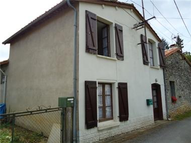 House for sale in Champagne-Mouton (Poitou-Charentes)