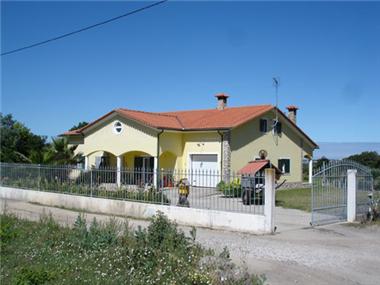 Chalet for sale in Abrantes (Santarem)