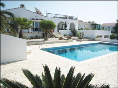 Villa for sale in Peyia (Paphos)