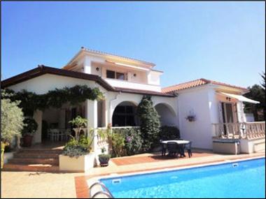 Villa for sale in Peyia (Paphos)