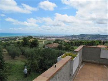 Villa for sale in Citta Sant'Angelo (Regione Abruzzo)