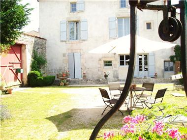 House for sale in Verteuil-sur-Charente (Poitou-Charentes)