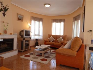 Villa / Detached for sale in El Raso (Castille and Leon)
