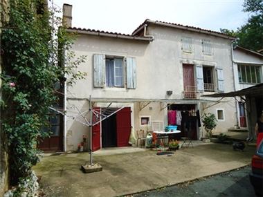 House for sale in Verteuil-sur-Charente (Poitou-Charentes)
