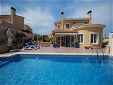 Villa for sale in Gata de Gorgos (Valencia)