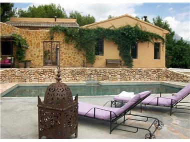 Finca for sale in Callosa d'En Sarria (Valencia)