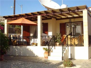 Bungalow for sale in Peyia (Paphos)