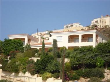 Villa for sale in Peyia (Paphos)